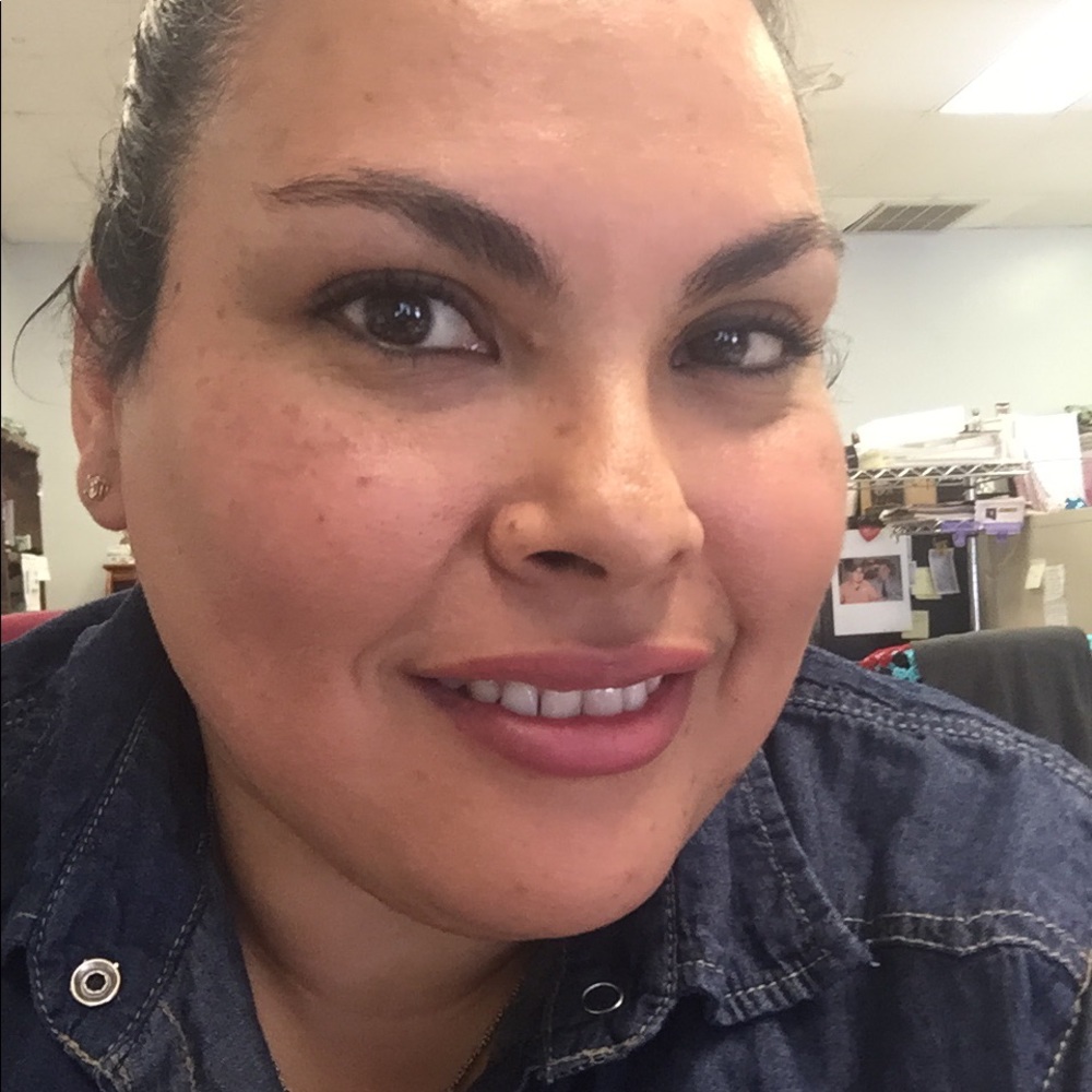 Meet your Posher, Laura